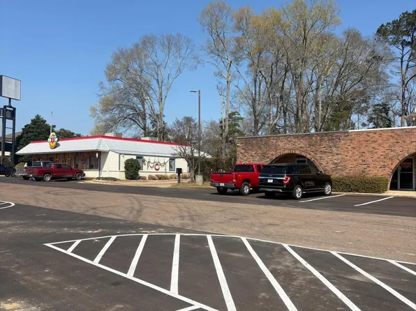 55 Sgt Prentiss Dr #104, Natchez, MS 39120