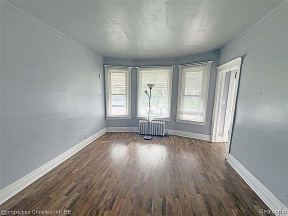 2nd image of 3044 Garland St