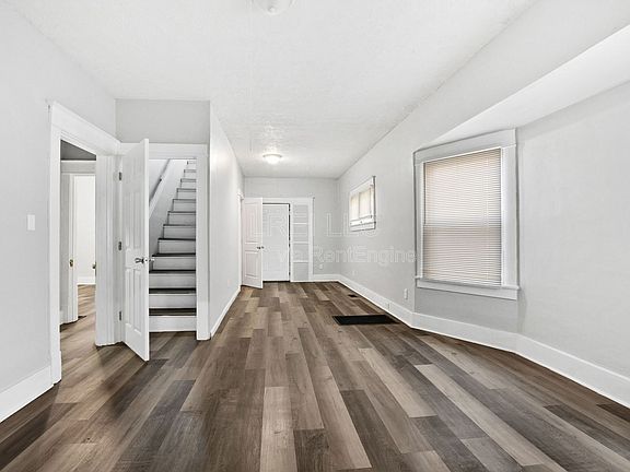 3rd image of 727 Sutcliffe Ave