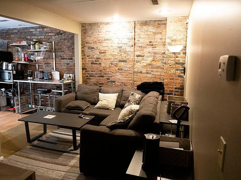 8 1/2 S Court St #C — Photo 3