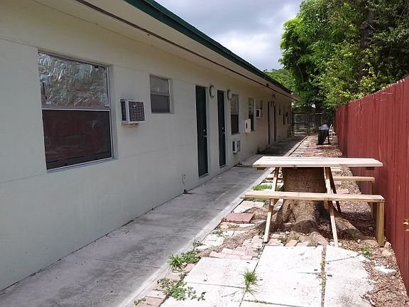 4th image of 1131 NW 5th St