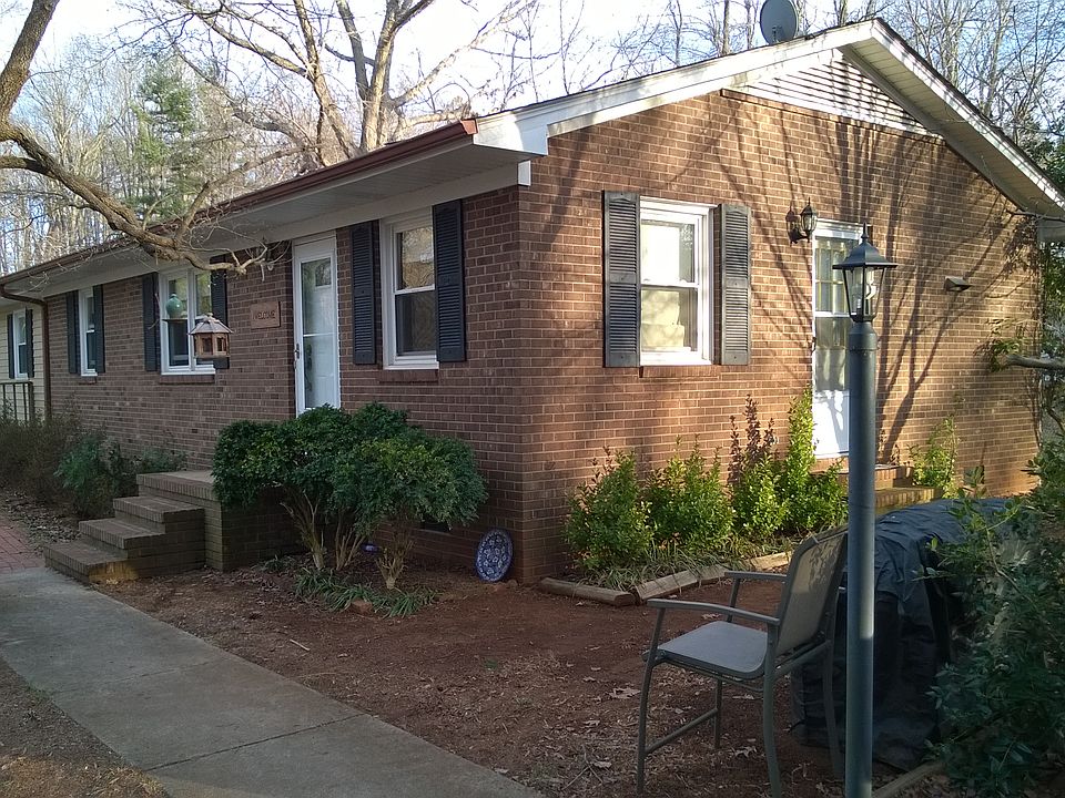 1st image of 832 Oakdale Dr