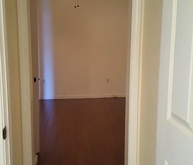915 Decatur St #F — Photo 25