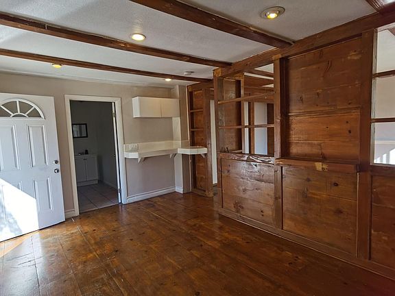 2nd image of 11411 Thienes Ave