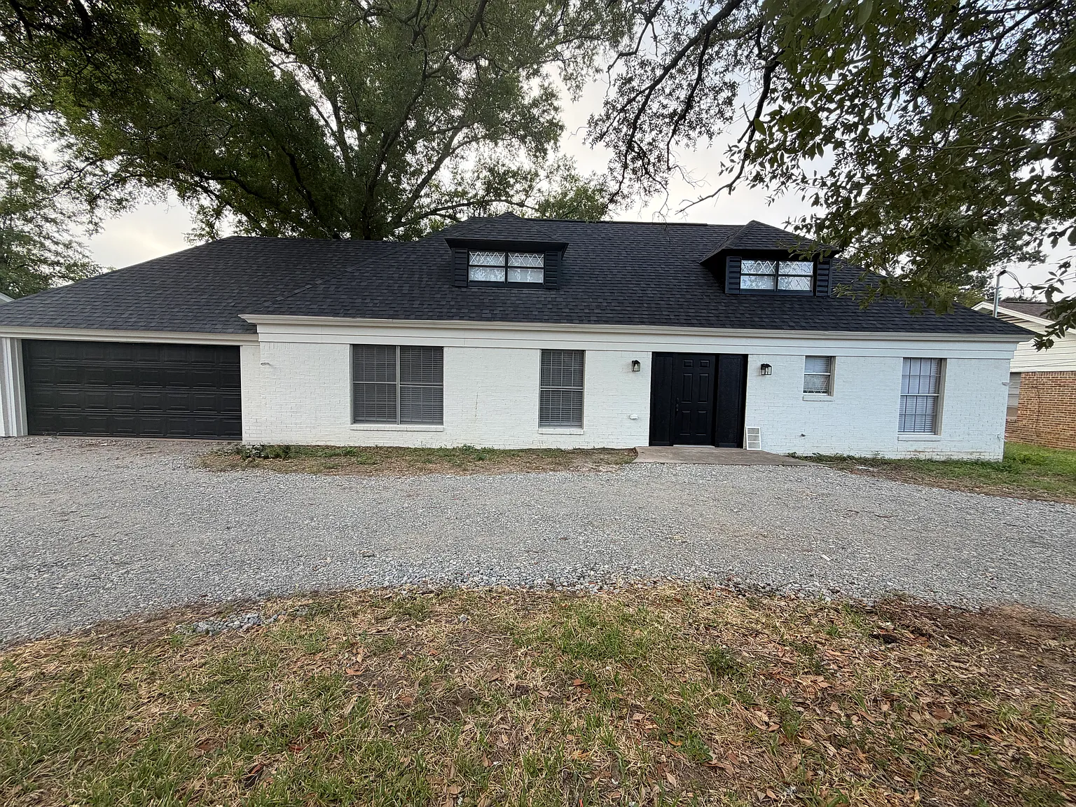4 bed, 2.5 bath, 1956 sqft, $2,495 — Photo 3