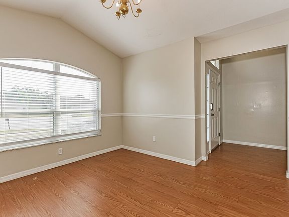 5th image of 1702 Erin Brooke Dr
