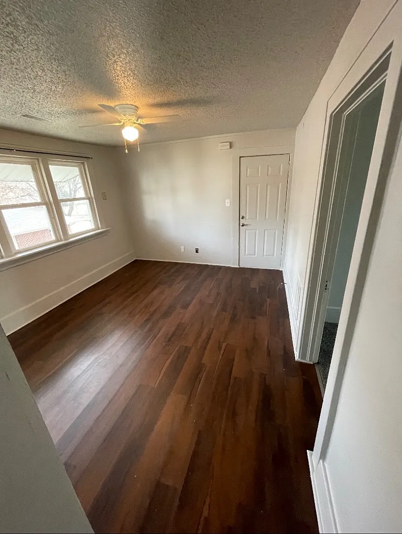804 W Ashland Ave - 804-4 — Photo 3