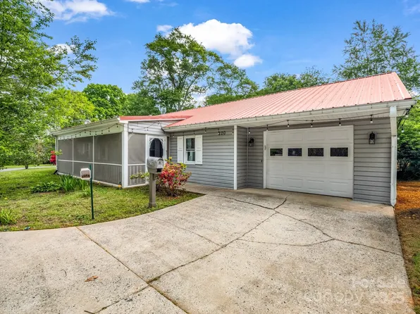 220 Big Springs Ave, Forest City, NC 28043