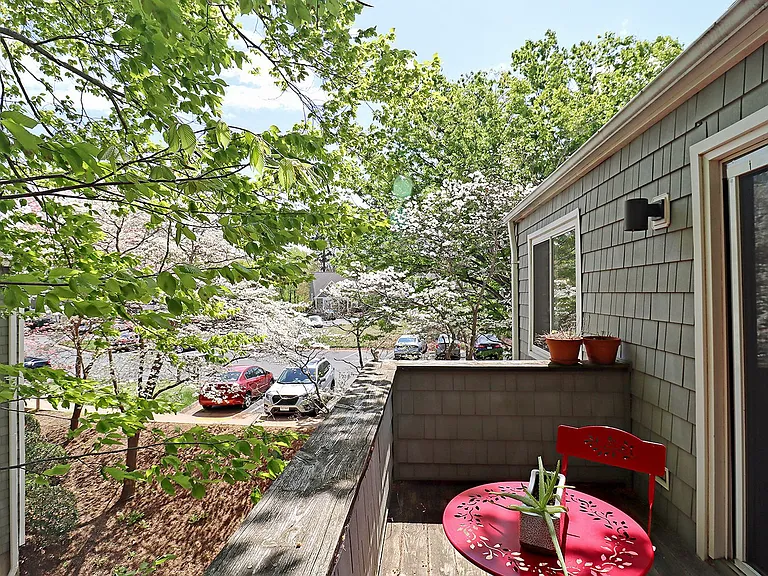 1242 Clifden Grn — Photo 13