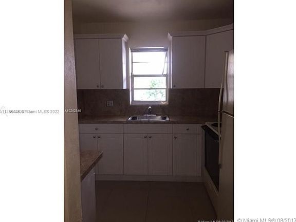 3rd image of 4165 SW 67th Ave APT 205B