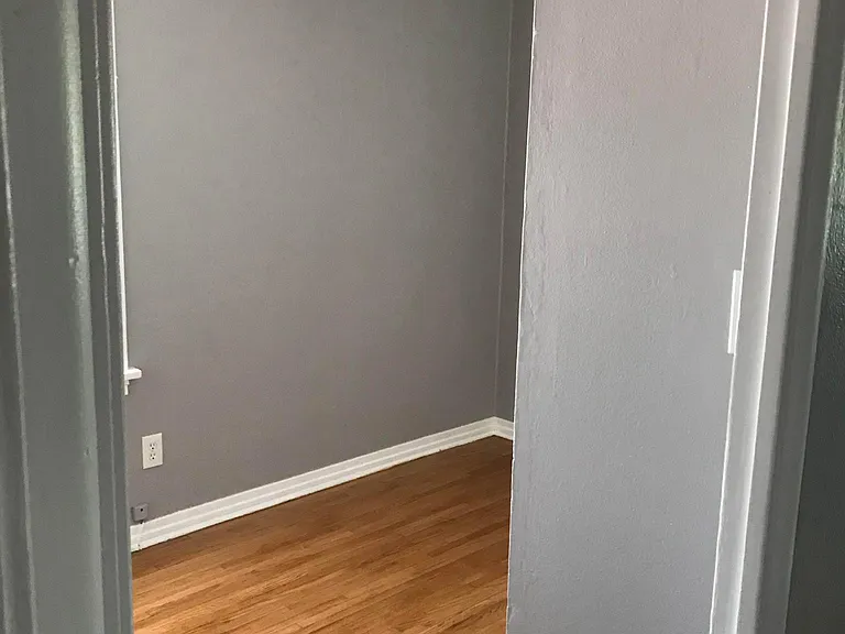 12433 Howard St — Photo 13
