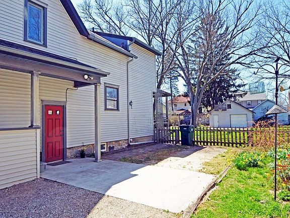 3rd image of 219 Horton Ave