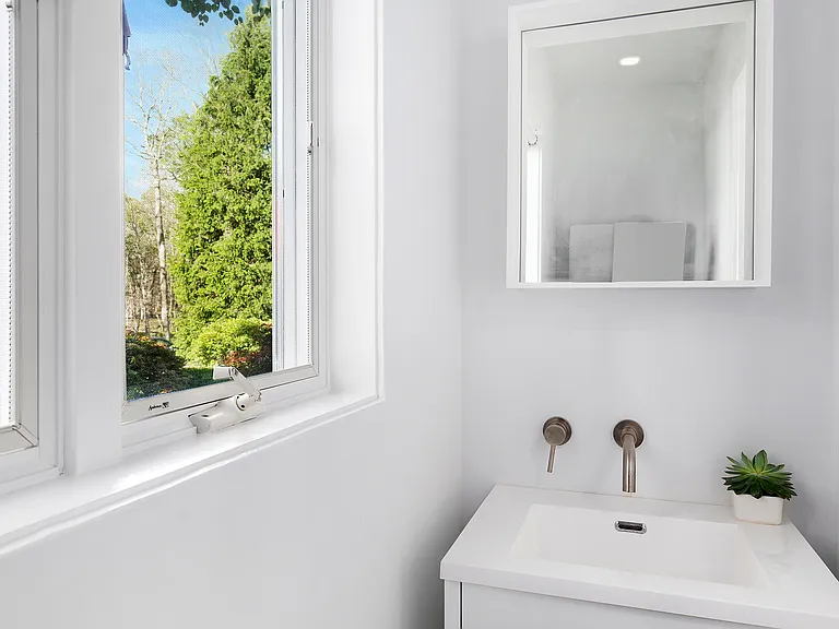 5 Ely Brook Rd — Photo 1