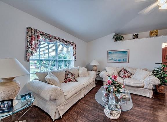 5th image of 623 SE 20th St