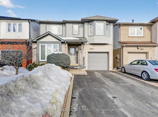 136 Chipmunk Cres, Brampton, ON L6R1B7