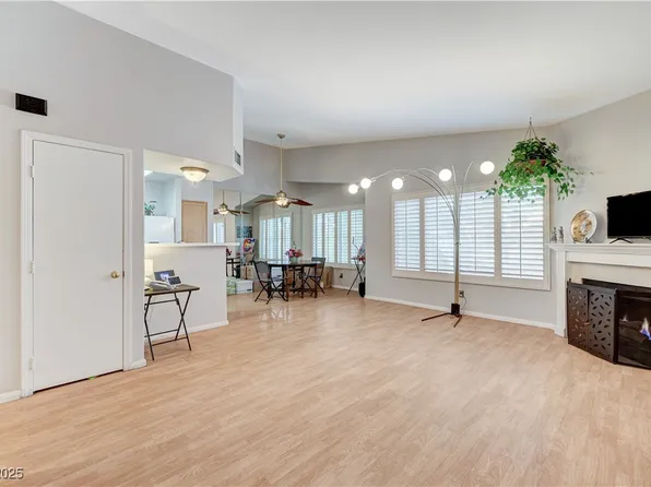 8450 Alta Dr Unit 204, Las Vegas, NV 89145