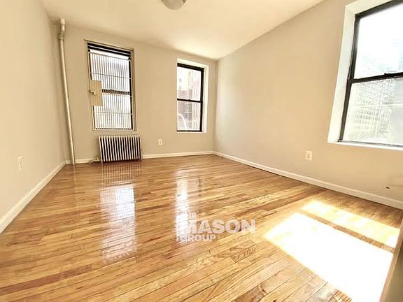 4th image of 341 E 90th St #8A
