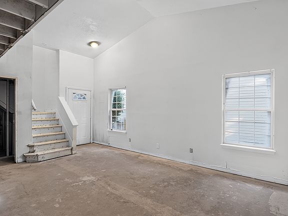 2nd image of 4926 Pembridge Dr