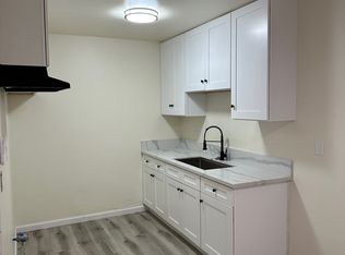 8368 Amigo Ave APT 6, Northridge, CA 91324
