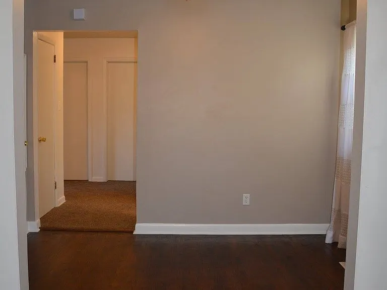 403 Mary Ln — Photo 5