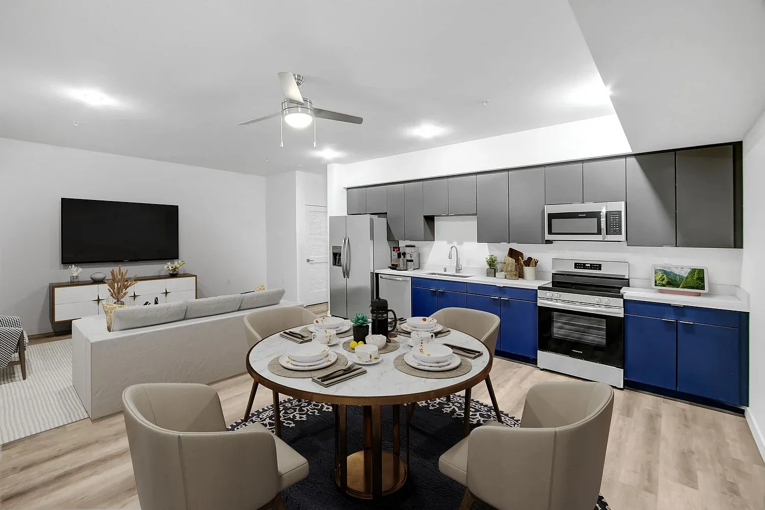 JB Center Apartments — Photo 1