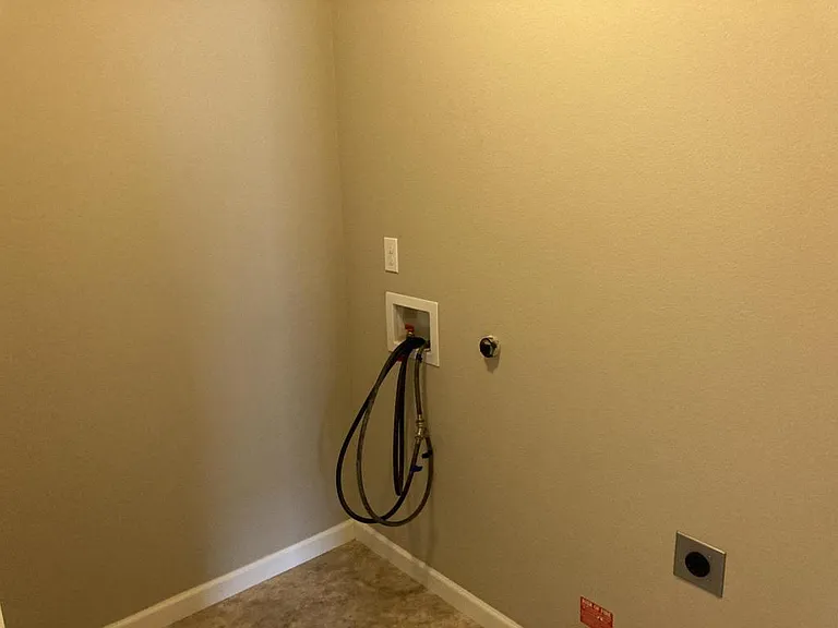 2555 Carson Loop — Photo 8