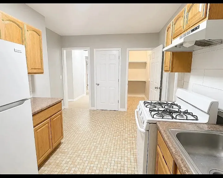 62 N 6th St #2L — Photo 1