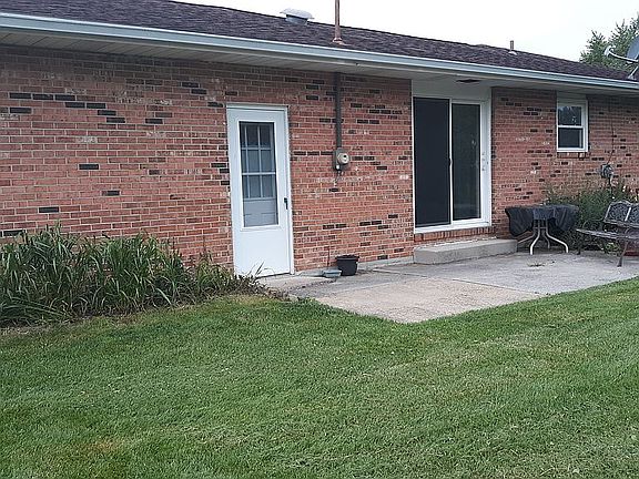 5th image of 304 Seneca Ave