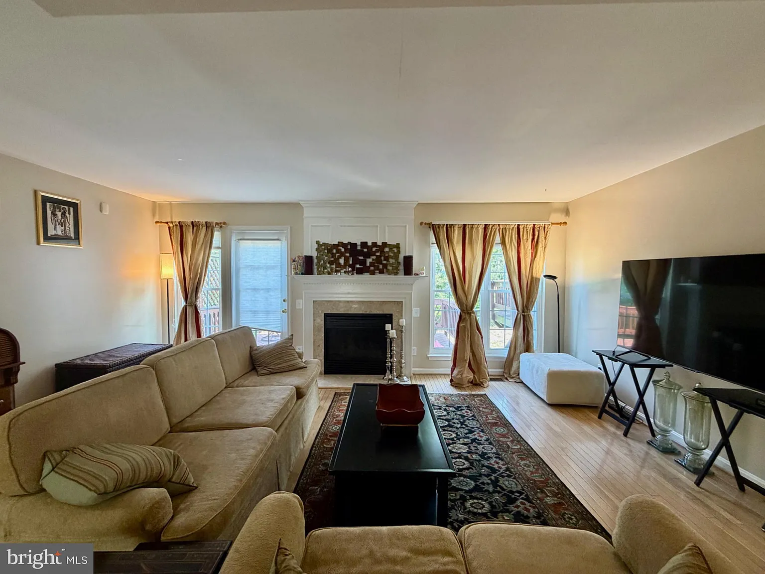 3 bed, 4.0 bath, 2184 sqft, $2,995 — Photo 4