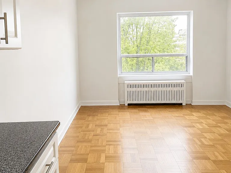 2770 Yonge St #205 — Photo 2