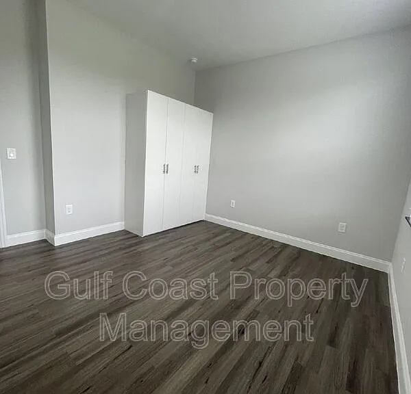 662 Windermere Dr — Photo 11