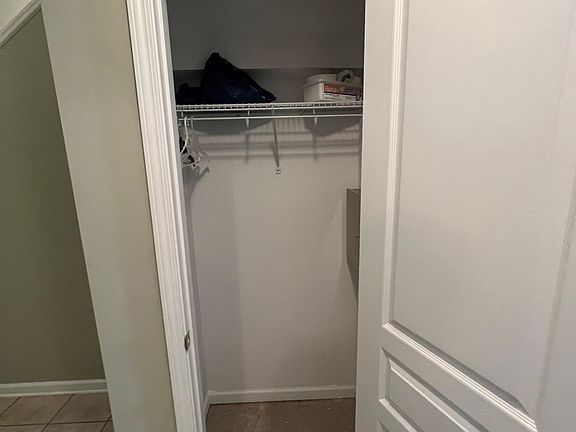 3rd image of 140 Coral Ln