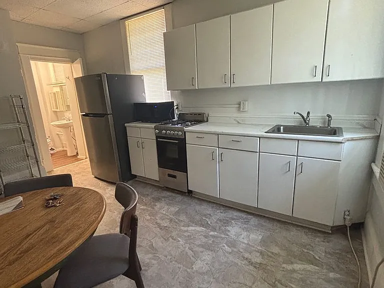 540 Glendalyn Ave — Photo 4