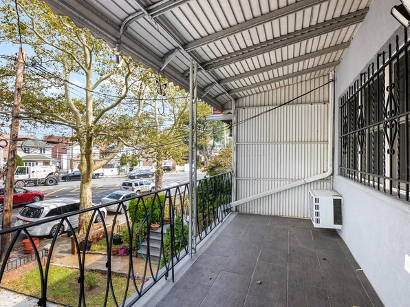 2008 East 52nd Street image 3 of 34