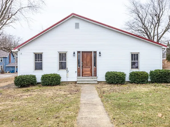 102 W Cooper St, Colfax, IL 61728