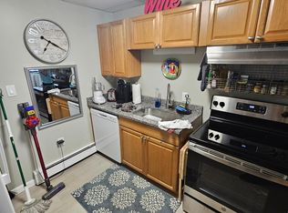 36 Crescent St #20, Wakefield, MA 01880