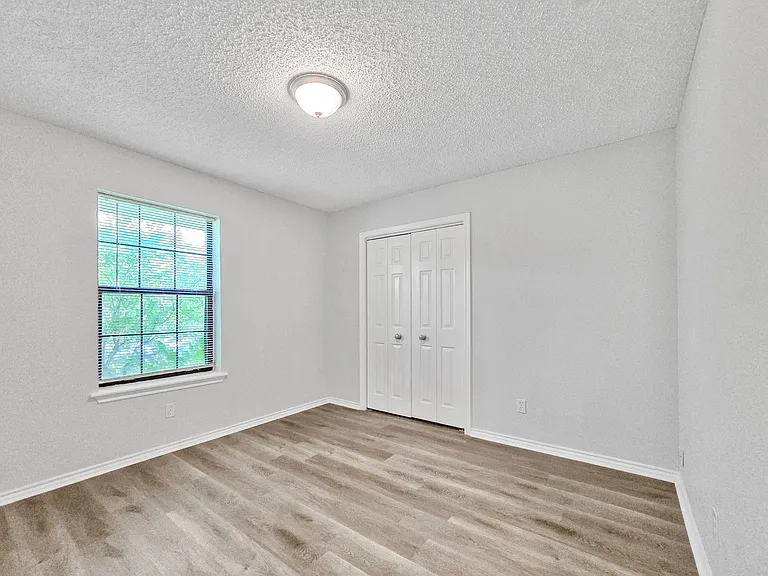 308 Floyd St — Photo 8
