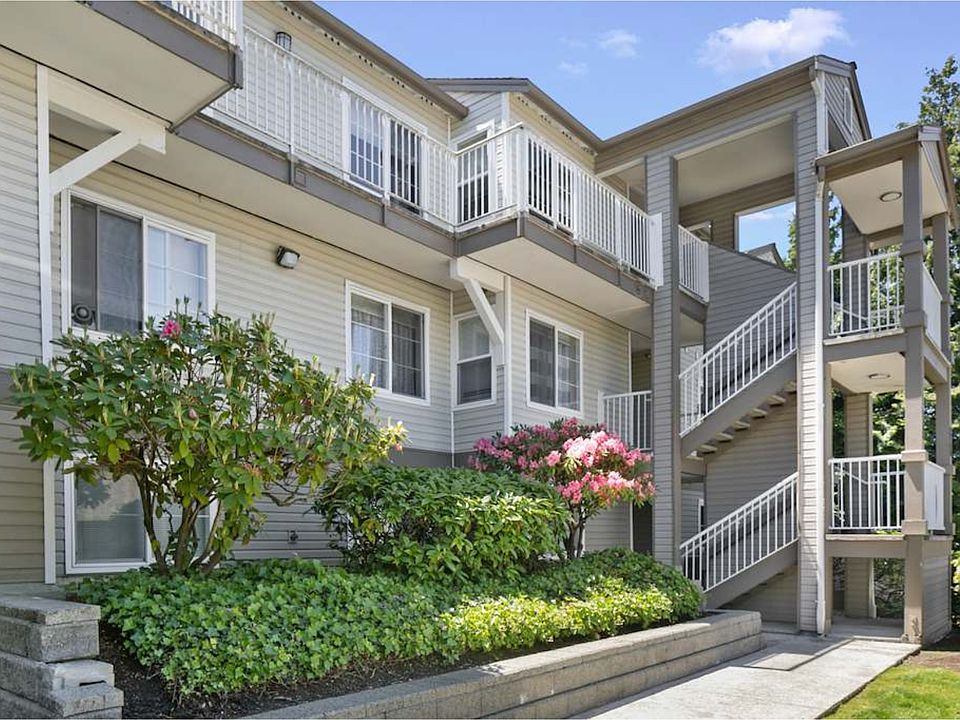 1st image of 11100 SE Petrovitsky Rd APT L104