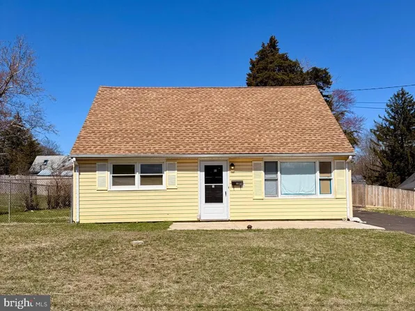 27 Walton Ave, Ewing, NJ 08618