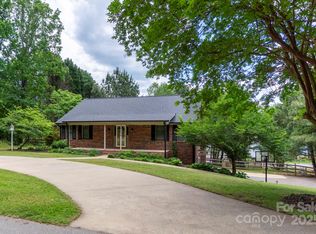 8024 Bradford Ln, Denver, NC 28037