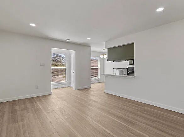 908 Isbell Rd — Photo 6
