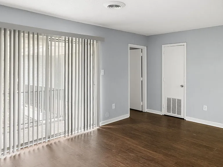 225 W McDowell Rd — Photo 16