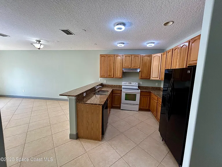 910 Twisting Branch Ct — Photo 5