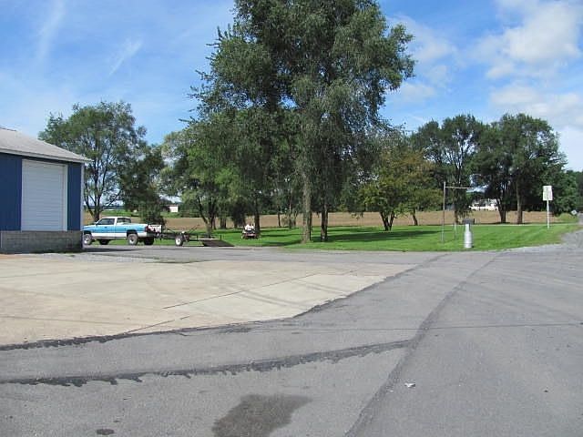 2nd image of 1354 Dotterers Rd