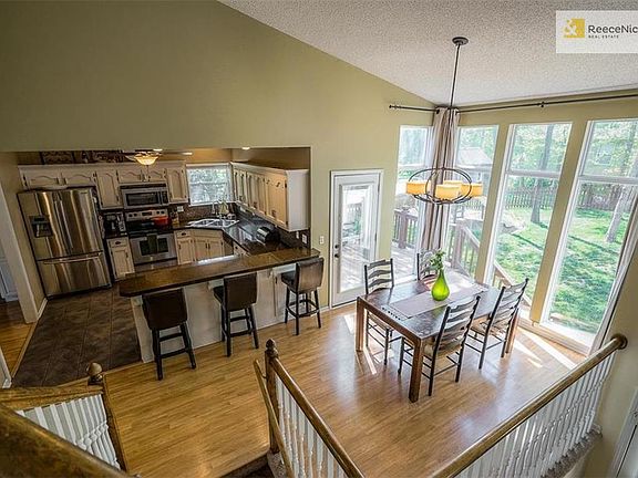 4th image of 104 NW Cody Dr