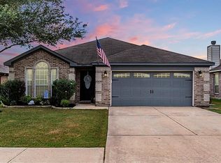 2421 Blue Sky Ln, Lockhart, TX 78644