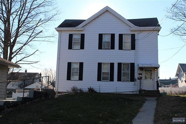 2nd image of 19 Dumont Ave