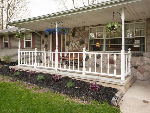 2nd image of 4055 Silver Oaks Dr