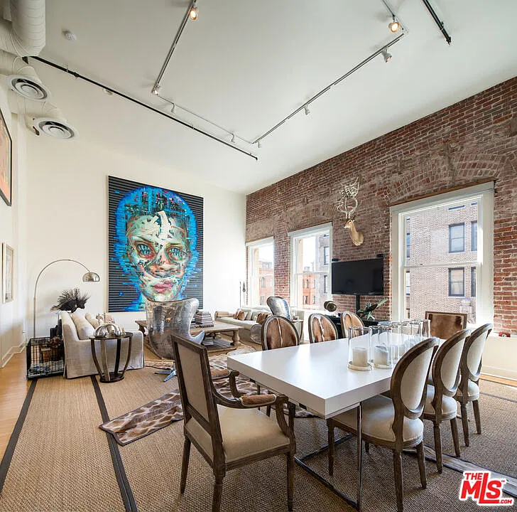 1 bed, 1.0 bath, 1270 sqft, $4,000 — Photo 3
