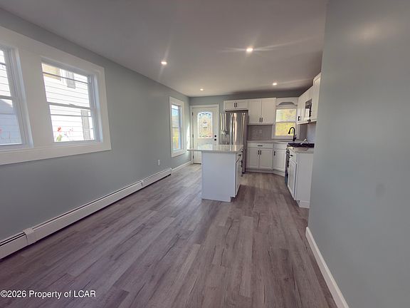 4th image of 398 Main St